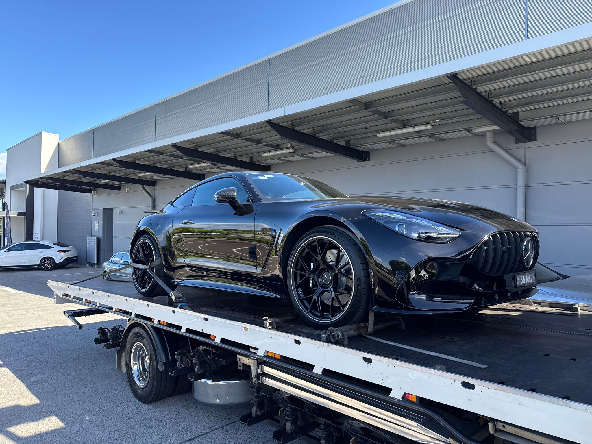 Luxury Car Towing